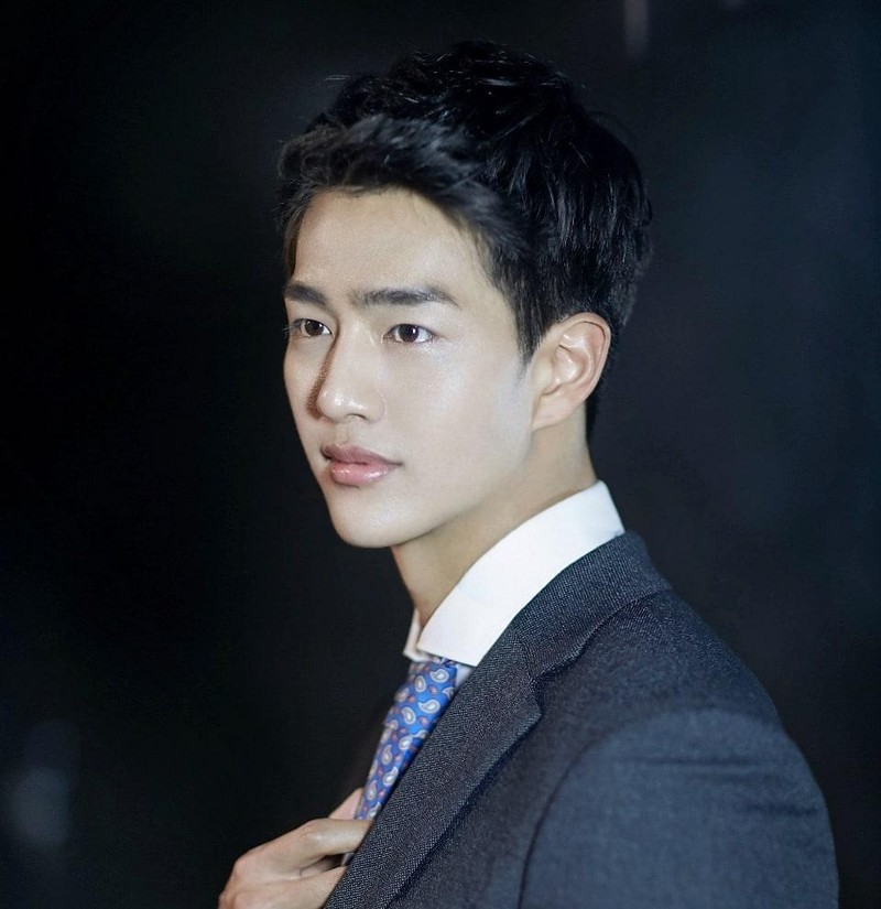 이현우