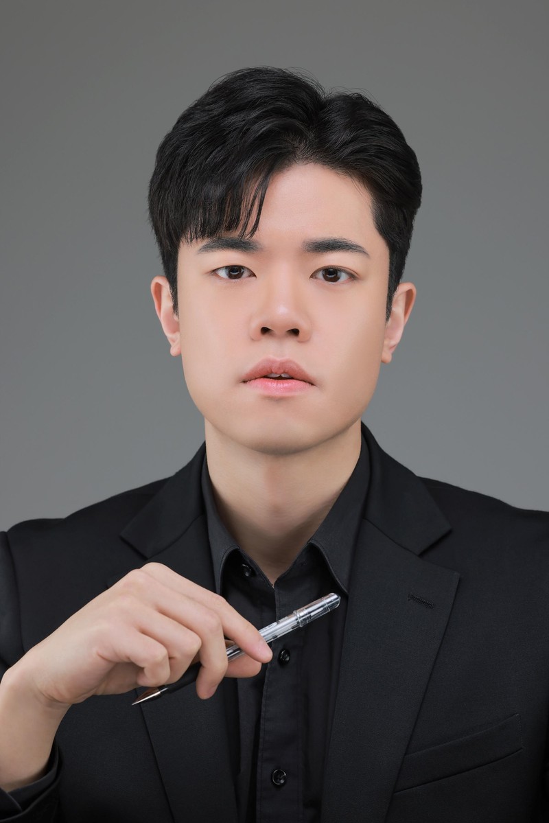 이현우